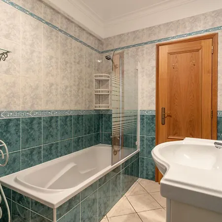 Host Wise - Wonderful Flats With Pool *