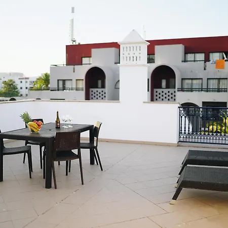 Host Wise - Wonderful Flats With Pool Apartment *