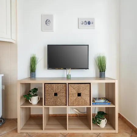 Host Wise - Wonderful Flats With Pool Apartment