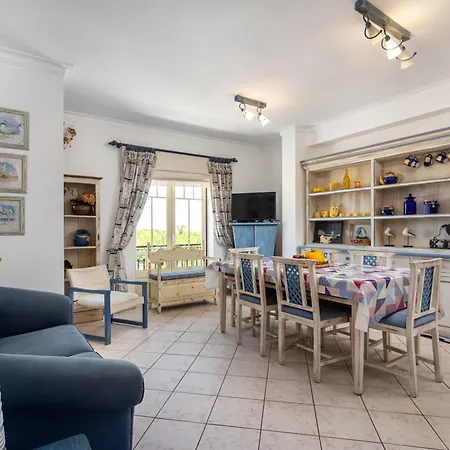 Apartman Host Wise - Wonderful Flats With Pool