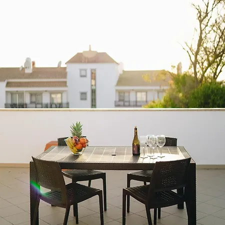 Host Wise - Wonderful Flats With Pool *
