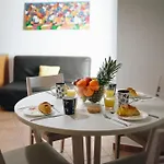 Host Wise - Wonderful Flats With Pool Apartment